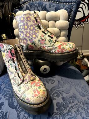 Dr Martens Cream Floral Mash Up Sinclair size 10/EU 42